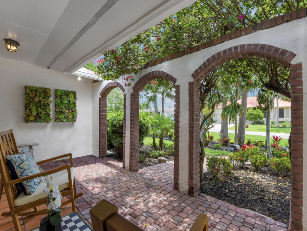 Naples Vacation Home With Private Pool Short Walk To Beach